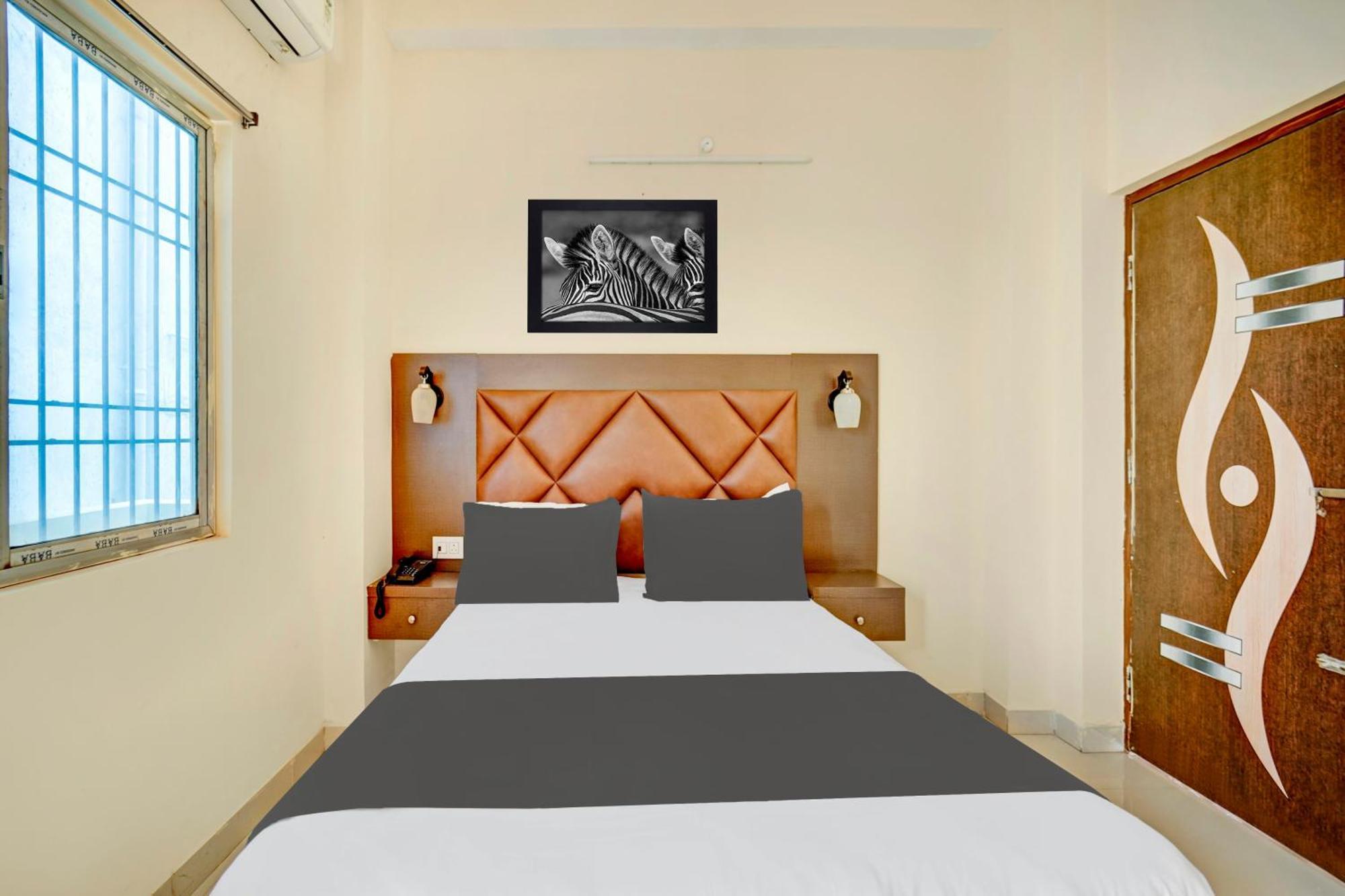 Super Townhouse Anisabad Near Mahavir Sansthan Khagaul Exterior photo